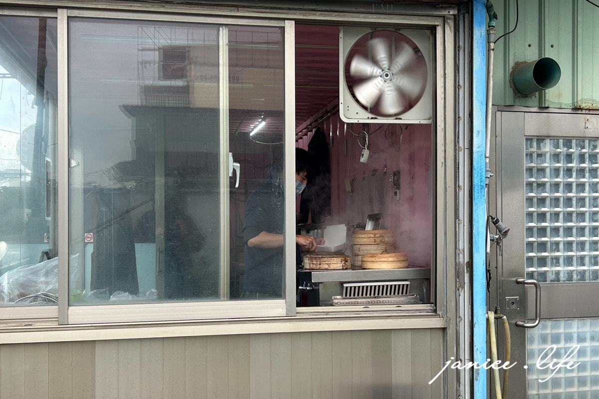 九品湯包 八德美食 桃園市八德區興豐路1692號 八德埤塘生態公園對面 八德推薦美食 八德必吃美食 潔妮食旅生活 八德湯包推薦 鮮肉湯包 