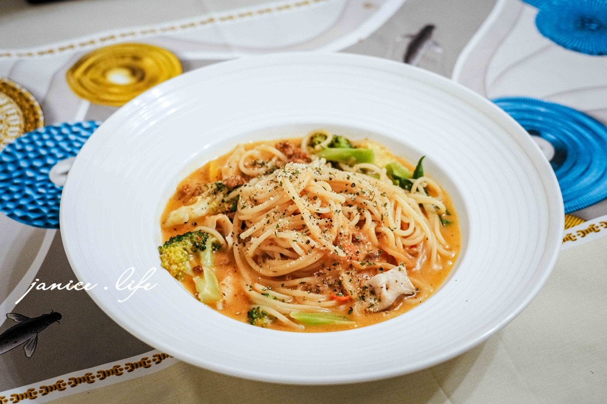 66萊樂輕食 台東美食 台東旅遊 台東義大利麵 台東輕食 66萊樂輕食菜單 臺東縣台東市鄭州街66號 0901494951 潔妮食旅生活