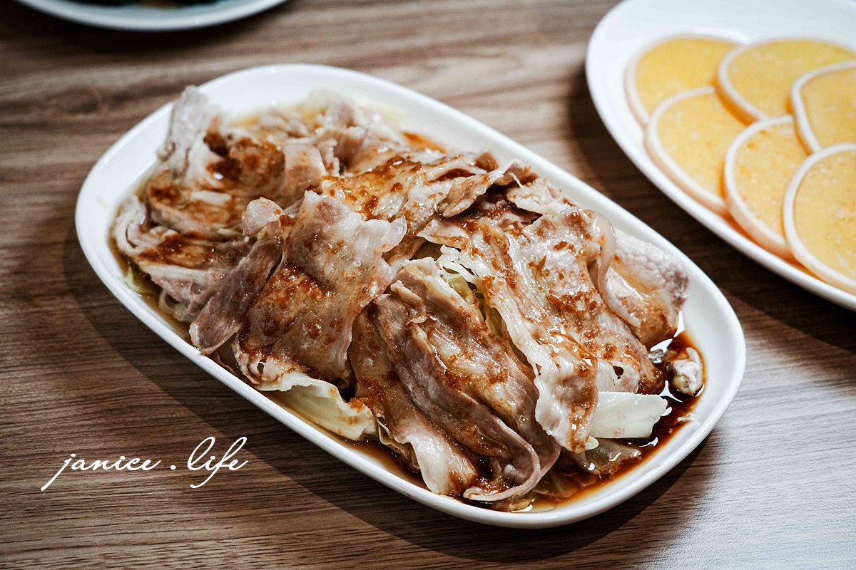 台東美食 老東台米台目 台東米台目 台東小吃 台東必吃 老東台米台目菜單 老東台米台目評價 老東台米台目附近停車 老東台米台目營業時間 台東市區美食 台東熱氣球美食 台東在地人推薦 老東台米台目菜色 老東台米台目店內空間 潔妮食旅生活 台東旅遊 蒜泥白肉蓋菜山