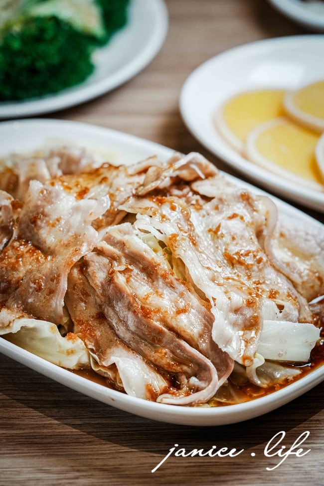 台東美食 老東台米台目 台東米台目 台東小吃 台東必吃 老東台米台目菜單 老東台米台目評價 老東台米台目附近停車 老東台米台目營業時間 台東市區美食 台東熱氣球美食 台東在地人推薦 老東台米台目菜色 老東台米台目店內空間 潔妮食旅生活 台東旅遊 蒜泥白肉蓋菜山