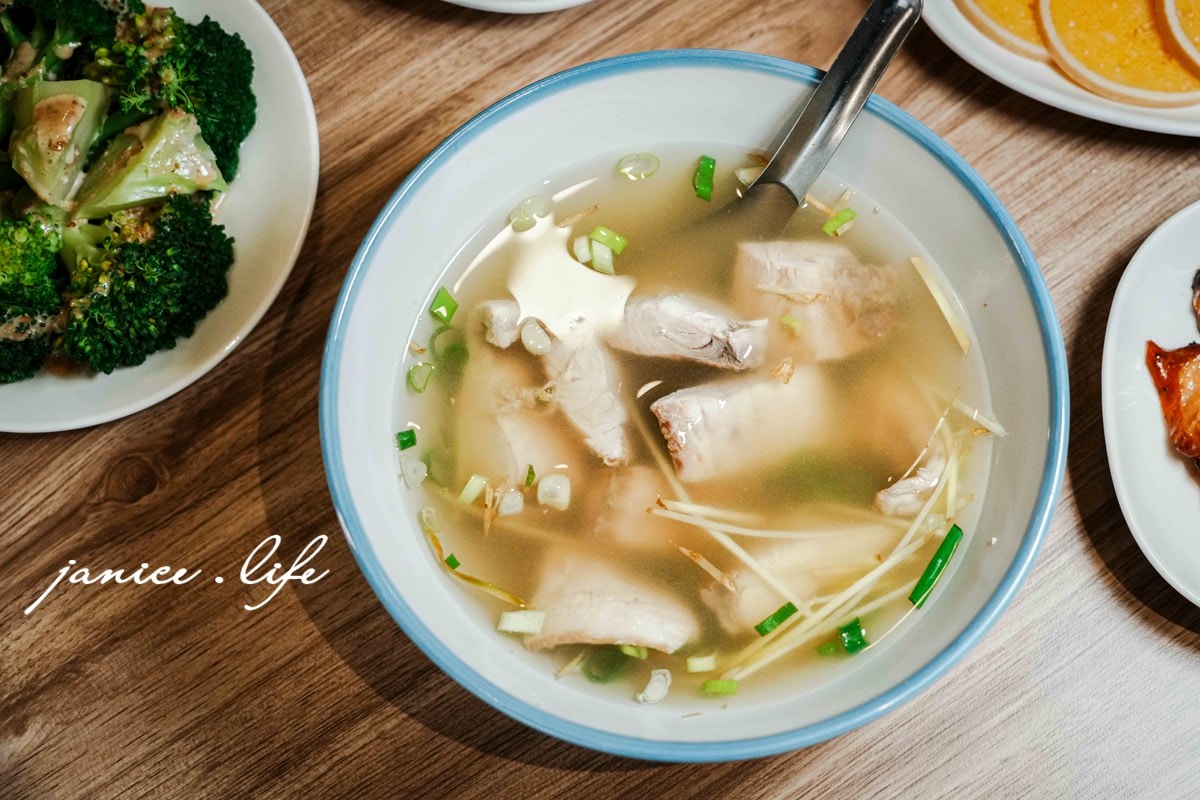 台東美食 老東台米台目 台東米台目 台東小吃 台東必吃 老東台米台目菜單 老東台米台目評價 老東台米台目附近停車 老東台米台目營業時間 台東市區美食 台東熱氣球美食 台東在地人推薦 老東台米台目菜色 老東台米台目店內空間 潔妮食旅生活 台東旅遊 鬼頭刀魚湯