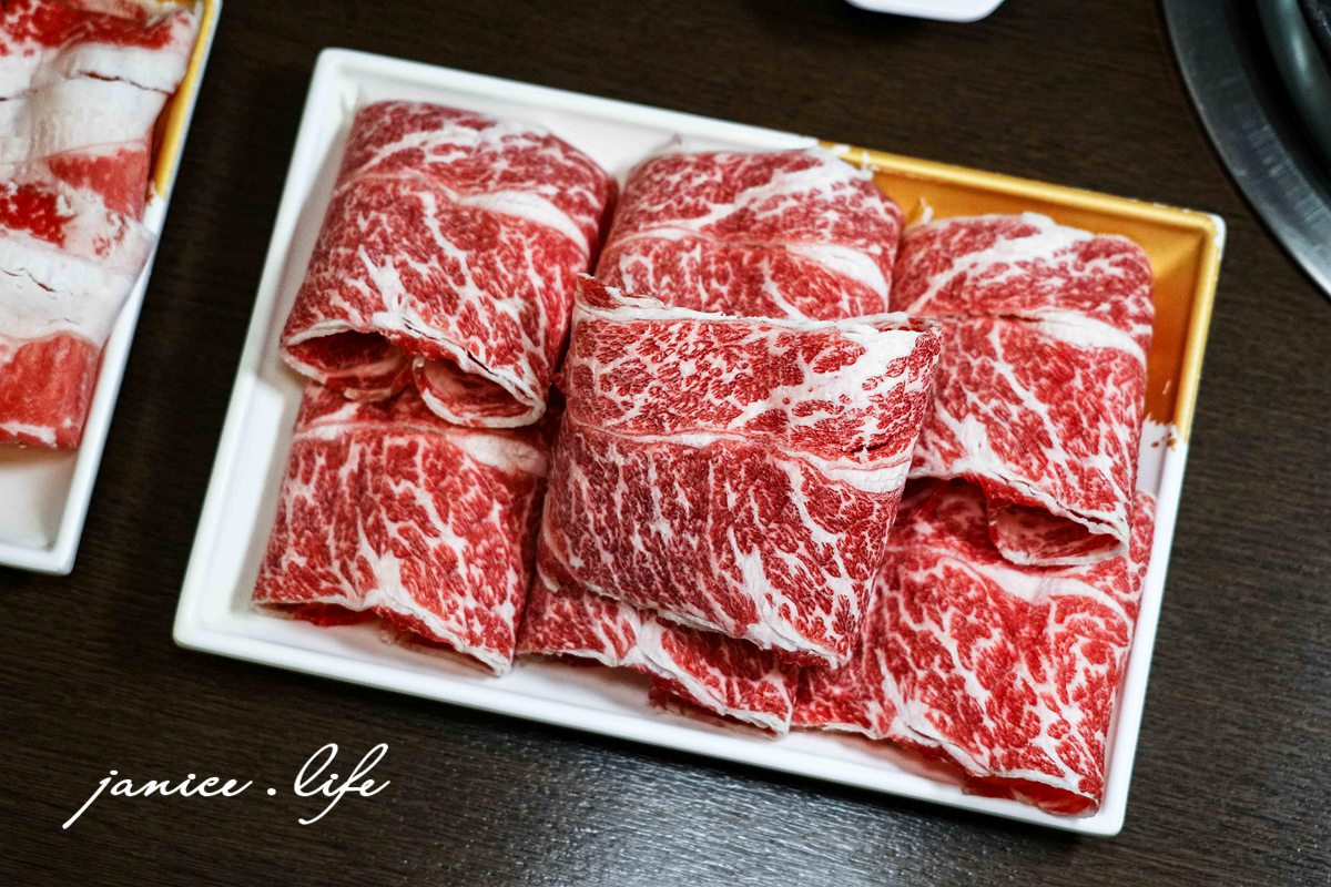 鐵木真麻辣鴛鴦火鍋 桃園市桃園區經國路254號 鐵木真麻辣鴛鴦火鍋停車 鐵木真麻辣鴛鴦火鍋位置 鐵木真麻辣鴛鴦火鍋菜單 桃園火鍋 桃園麻辣鍋 桃園麻辣鍋 桃園火鍋推薦 鴛鴦火鍋推薦 傳統麻辣鍋吃法 麻辣鍋老油條 鴨血豆腐吃到飽 桃園經國路美食 桃園聚餐餐廳推薦 潔妮食旅生活
