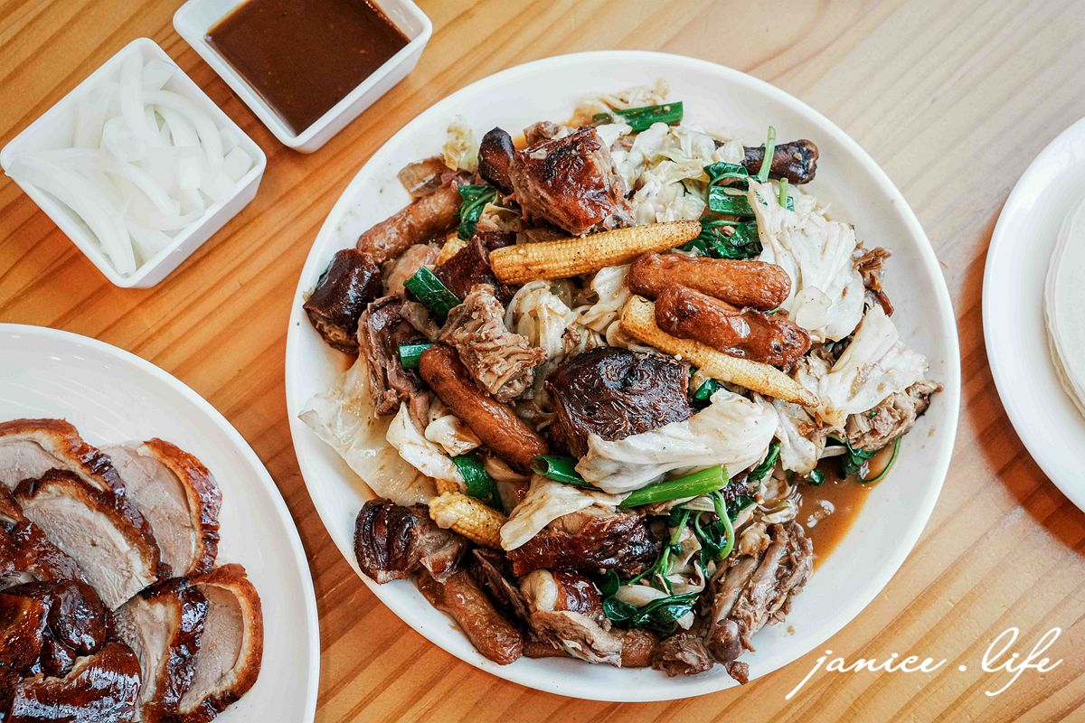 君首櫻桃鴨創意料理 苗栗美食 苗栗烤鴨 苗栗縣頭份市中正一路220號 潔妮食旅生活 苗栗旅遊 苗栗頭份 頭份聚餐餐廳 苗栗頭份美食 頭份美食 苗栗聚餐 苗栗櫻桃鴨君首櫻桃鴨創意料理菜單 君首櫻桃鴨創意料理停車 
