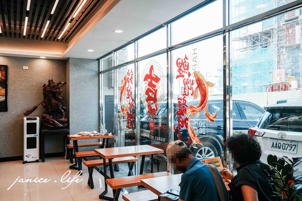 君首櫻桃鴨創意料理 苗栗美食 苗栗烤鴨 苗栗縣頭份市中正一路220號 潔妮食旅生活 苗栗旅遊 苗栗頭份 頭份聚餐餐廳 苗栗頭份美食 頭份美食 苗栗聚餐 苗栗櫻桃鴨君首櫻桃鴨創意料理菜單 君首櫻桃鴨創意料理停車 