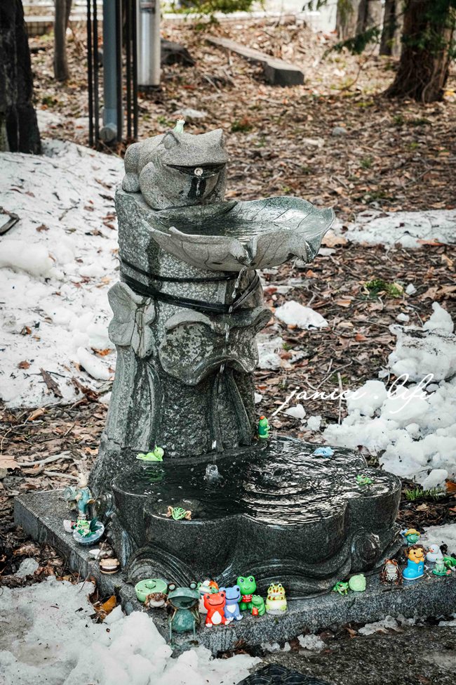 札幌景點 札幌諏訪神社 花手水 御朱印 札幌市東区北12条東1丁目1番10号 山雀御守 蕾絲御守 諏訪神社交通 潔妮食旅生活 北海道旅遊 北海道景點 北海道札幌旅遊 北海道神社 日本旅遊 