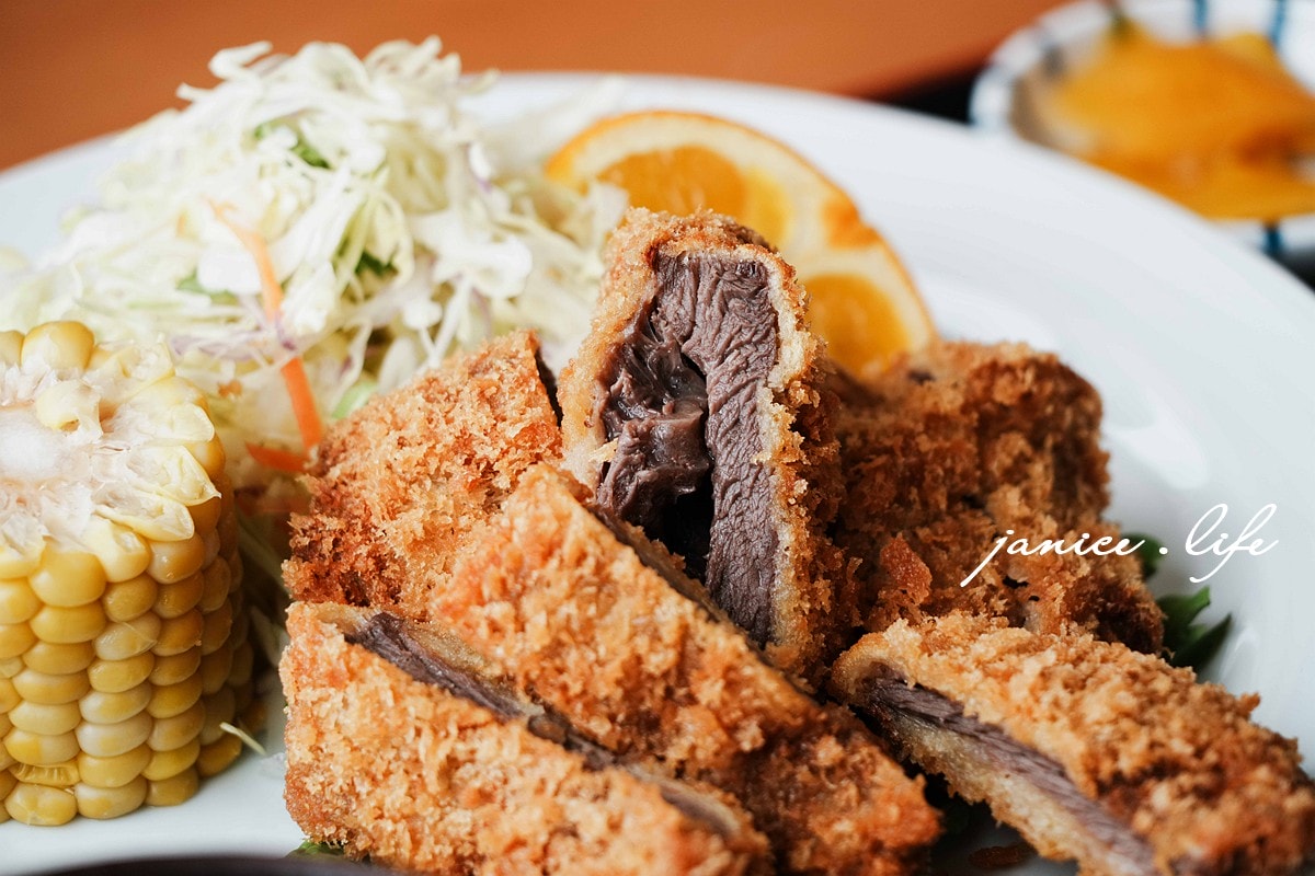 四季彩之丘 北海道美瑛景點 美瑛景點 北海道冬天 美瑛冬遊 鹿肉料理 蝦夷鹿料理 潔妮食旅生活 北海道景點 北海道旅遊 四季彩之丘冬天玩什麼 潔妮食旅生活美瑛 桃園部落客 北海道旅遊 北海道上川郡美瑛町新星第三 四季彩之丘門票 四季彩之丘入園費 四季彩之丘開放時間 鹿ヒレカツ定食 鹿菲力炸肉排定食