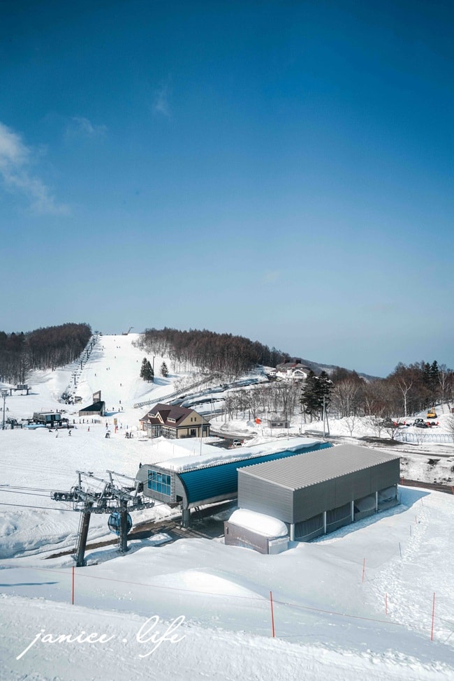 札幌手稻滑雪場 Sapporo Teine 美黛子日本滑雪課程心得 初學者滑雪 札幌手稻滑雪場教練 札幌手稻滑雪場開放時間 札幌手稻滑雪場門票 札幌手稻滑雪場天氣 札幌手稻滑雪場交通 潔妮食旅生活 北海道旅遊 北海道滑雪 北海道看雪 美黛子遊日本 美黛子滑雪