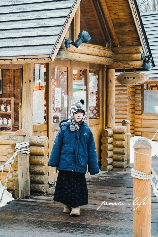北海道景點 北海道富良野景點 北海道富良野旅遊 森林精靈露台 富良野森林工藝村 富良野必去 森林精靈露台交通 富良野自由行 新富良野王子大飯店旁 潔妮食旅生活 北海道旅遊 北海道行程 富良野 Ningle Terrace 森林精靈露台冬天 北海道富良野市中御料 ニングルテラス ニングル 