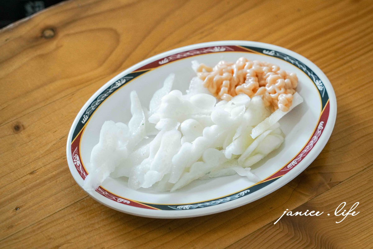 嘉義美食|正統火雞肉飯|鮮嫩多汁火雞肉片飯|大雅路上的低調實力派 - 第10張圖 嘉義美食 正統火雞肉飯 嘉義市東區蘭潭里大雅路二段591號 嘉義火雞肉飯 嘉義火雞肉片飯 涼拌豬肝 苦瓜沙拉 蒜泥粉腸 正統火雞肉飯菜單 嘉義火雞肉飯 嘉義東區美食 潔妮食旅生活 嘉義旅遊 500碗全台小吃新指南