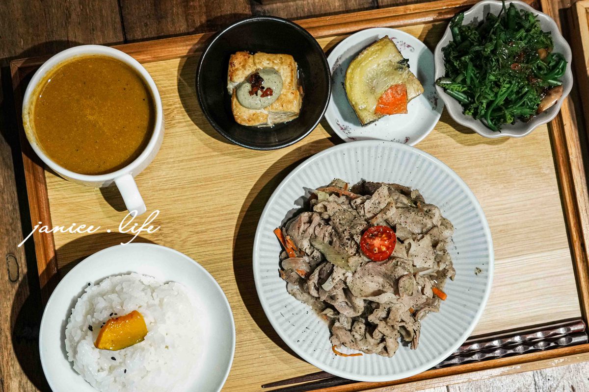 臺東縣台東市美食 臺東市區必吃餐廳 橋chiao 臺東縣台東市浙江路12號華陀神醫 老宅文青風餐廳 橋chiao位置 橋chiao菜單 橋chiao停車 潔妮食旅生活 台東旅遊 台東老屋餐廳 洛神香煎腿排 長濱月桃海鹽炙燒牛肉飯 刺蔥豆乳豬 雞蛋布丁