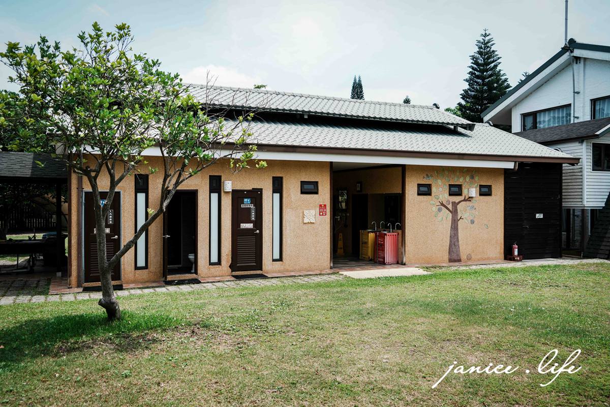 苗栗露營推薦 逗點露營區 免搭帳露營 苗栗免搭帳 苗栗旅遊 苗栗景點 親子旅遊 親子露營 苗栗縣三灣鄉內灣村龍峎頂5-17號 潔妮食旅生活 苗栗露營 苗栗三灣露營推薦 三灣逗點 飯店式露營 五星級露營區 苗栗親子露營 戲水池露營區 沙坑露營區 溜滑梯露營區 懶人露營 苗栗 苗栗露營車 雨棚露營區 微醺餐廳菜單