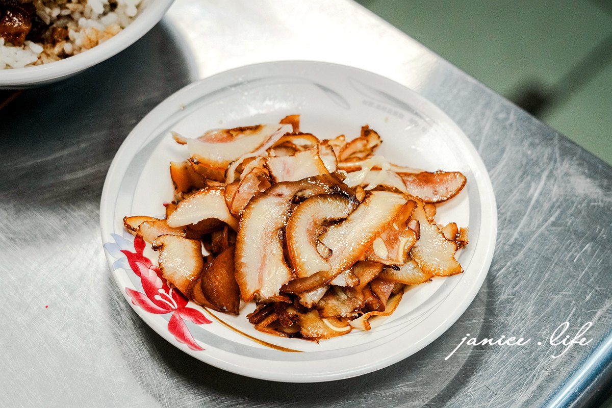 嘉義美食|火生文化店|藏在文化路夜市裡的古早味|傳承60年.阿公的味道 - 第13張圖 嘉義美食 火生美乃滋涼麵 黑金滷肉飯 赤肉羹 嘉義市西區文化里文化路93號 嘉義市西區仁愛路179號 文化路夜市美食 文化路夜市推薦 潔妮食旅生活 嘉義小吃 嘉義涼麵 嘉義旅遊 火生文化店菜單