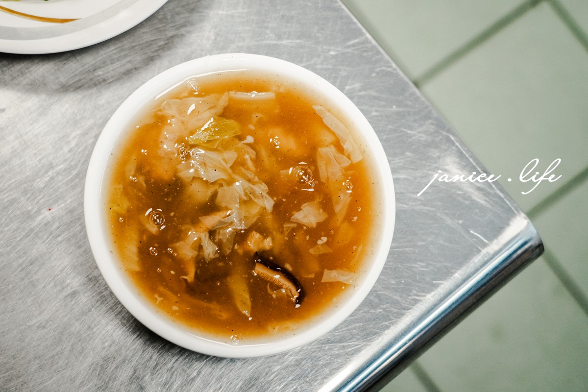 嘉義美食 火生美乃滋涼麵 黑金滷肉飯 赤肉羹 嘉義市西區文化里文化路93號 嘉義市西區仁愛路179號 文化路夜市美食 文化路夜市推薦 潔妮食旅生活 嘉義小吃 嘉義涼麵 嘉義旅遊 火生文化店菜單