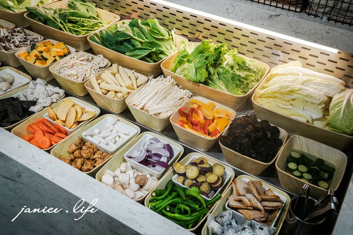 桃園八德美食 桃園八德火鍋 自助吧吃到飽 桃園八德寵物友善 養鍋 Yang Guo 石頭涮涮鍋 養鍋菜單 養鍋線上訂位 養鍋Yang Guo石頭涮涮鍋桃園八德店 潔妮食旅生活 八德美食 桃園八德火鍋推薦 桃園市八德區大智里永福西街74號 寵物友善餐廳