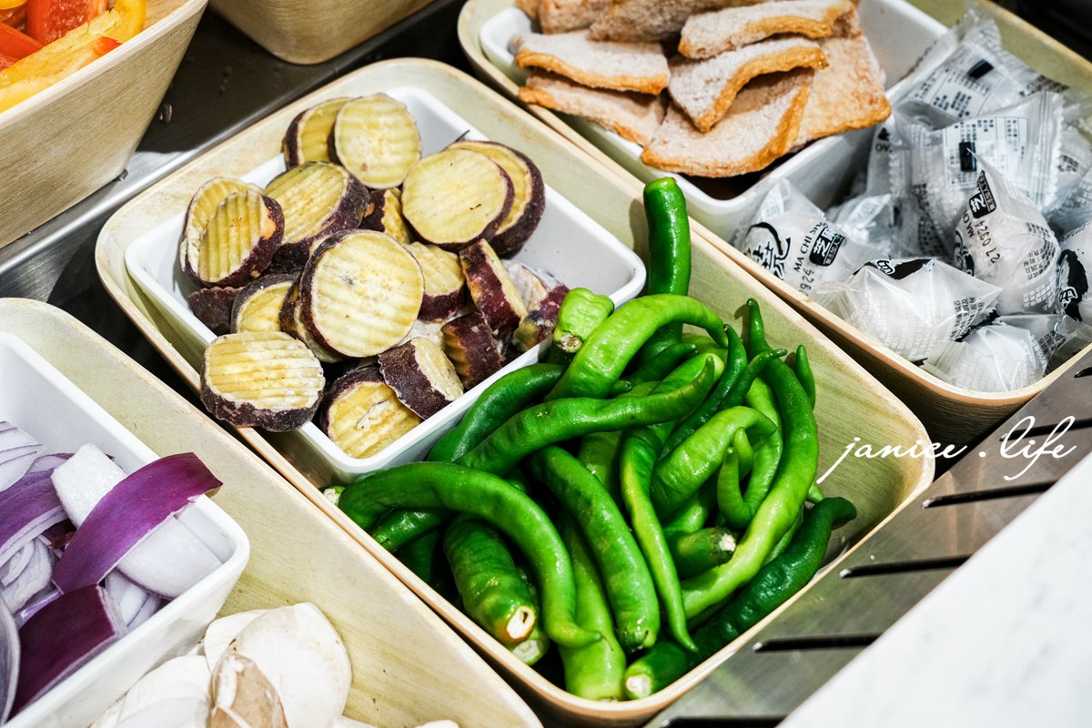 桃園八德美食 桃園八德火鍋 自助吧吃到飽 桃園八德寵物友善 養鍋 Yang Guo 石頭涮涮鍋 養鍋菜單 養鍋線上訂位 養鍋Yang Guo石頭涮涮鍋桃園八德店 潔妮食旅生活 八德美食 桃園八德火鍋推薦 桃園市八德區大智里永福西街74號 寵物友善餐廳