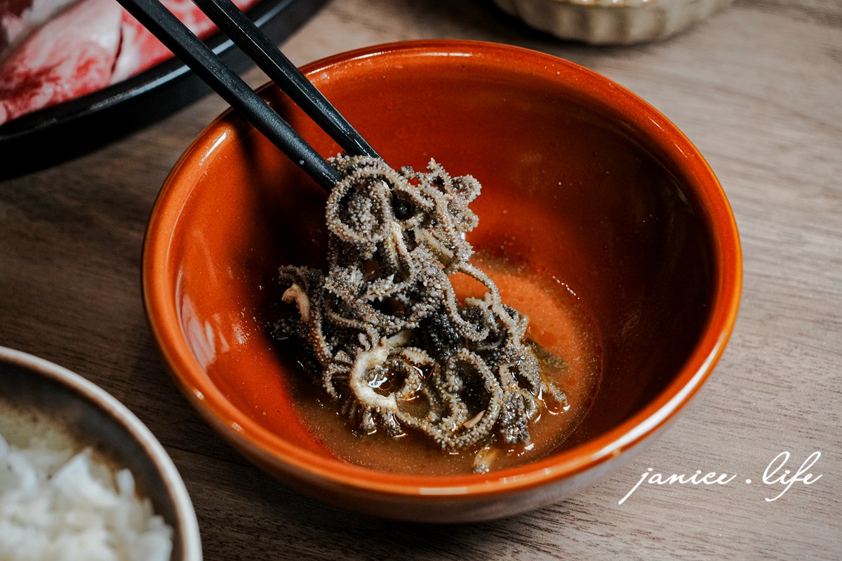 台北市府站美食|員外佬麻辣火鍋|信義區火鍋推薦.捷運市府站走路就到|嚴選濃郁湯底與真材實料 - 第29張圖 員外佬麻辣火鍋 捷運市政府站美食 臺北市信義區基隆路一段147巷15號 員外佬麻辣火鍋菜單 信義區個人鍋 市府站火鍋推薦 台北麻辣鍋個人 信義區火鍋 台北市府站美食 台北火鍋 信義區火鍋推薦 潔妮食旅生活 員外佬麻辣火鍋位置 員外佬麻辣火鍋交通 員外佬麻辣火鍋停車 千層黑毛肚