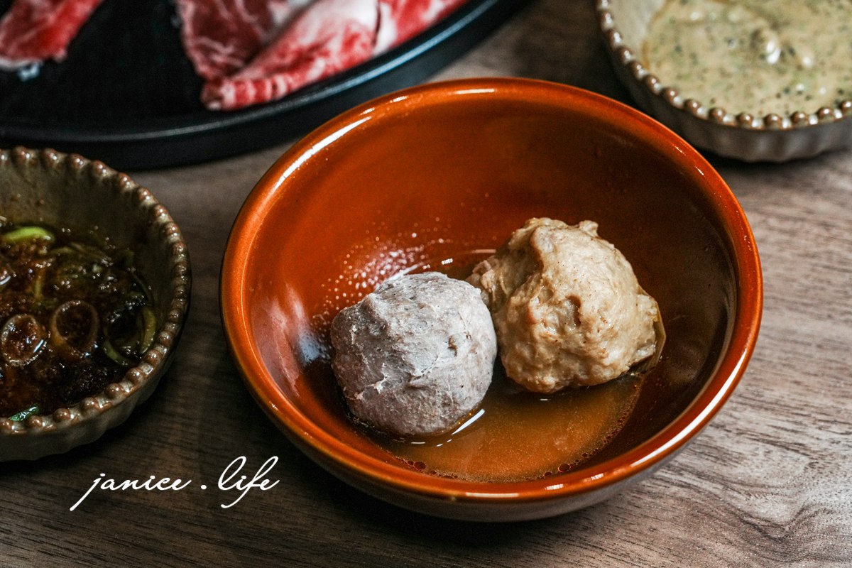 台北市府站美食|員外佬麻辣火鍋|信義區火鍋推薦.捷運市府站走路就到|嚴選濃郁湯底與真材實料 - 第36張圖 員外佬麻辣火鍋 捷運市政府站美食 臺北市信義區基隆路一段147巷15號 員外佬麻辣火鍋菜單 信義區個人鍋 市府站火鍋推薦 台北麻辣鍋個人 信義區火鍋 台北市府站美食 台北火鍋 信義區火鍋推薦 潔妮食旅生活 員外佬麻辣火鍋位置 員外佬麻辣火鍋交通 員外佬麻辣火鍋停車 芋頭貢丸+牛肉丸