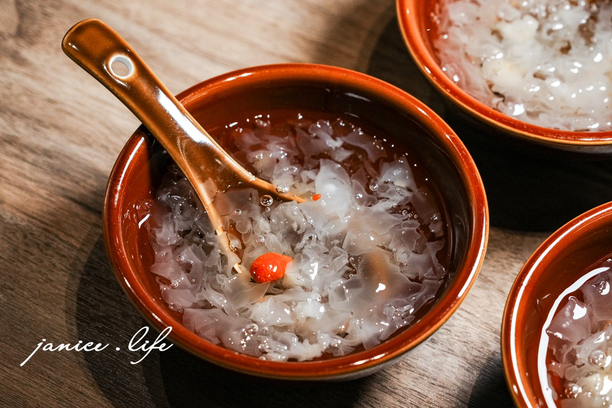 台北市府站美食|員外佬麻辣火鍋|信義區火鍋推薦.捷運市府站走路就到|嚴選濃郁湯底與真材實料 - 第42張圖 員外佬麻辣火鍋 捷運市政府站美食 臺北市信義區基隆路一段147巷15號 員外佬麻辣火鍋菜單 信義區個人鍋 市府站火鍋推薦 台北麻辣鍋個人 信義區火鍋 台北市府站美食 台北火鍋 信義區火鍋推薦 潔妮食旅生活 員外佬麻辣火鍋位置 員外佬麻辣火鍋交通 員外佬麻辣火鍋停車 餐後甜點