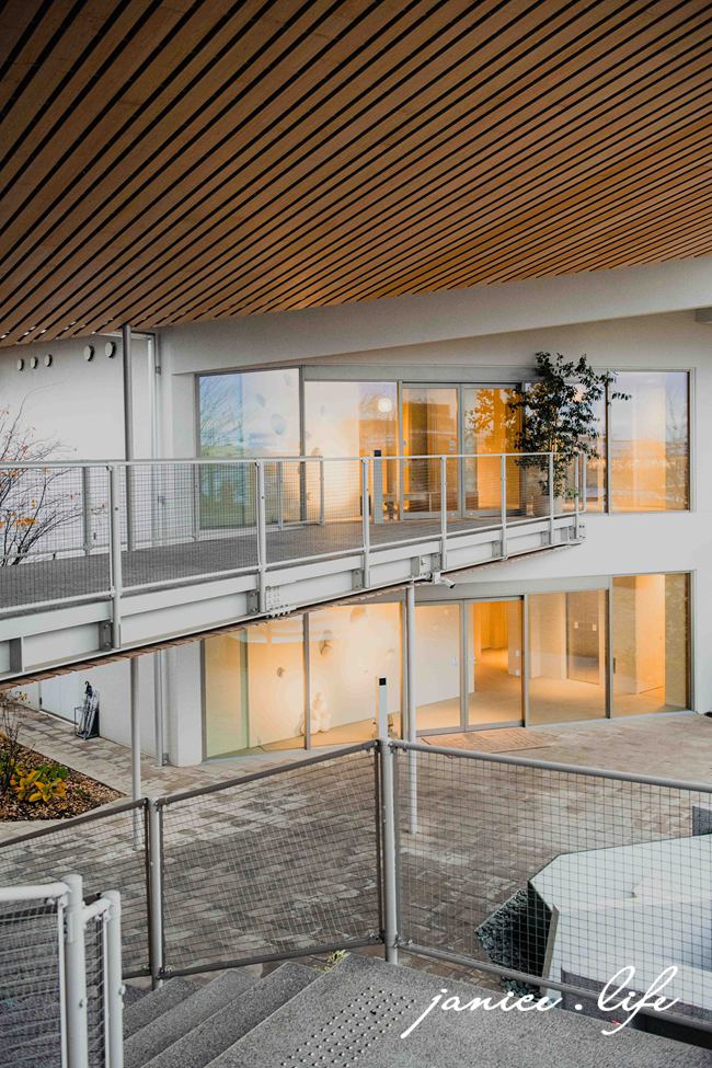 いとまちホテル0 ITOMACHI HOTEL 0 愛媛県西条市朔日市250-7 https://itomachihotel-0.com/ 建築師隈研吾設計 四國愛媛旅遊旅行 四國愛媛住宿飯店推薦 潔妮食旅生活 四國自駕 四國自由行 日國景點 四國愛媛景點 日本自由行 四國旅遊 設計旅宿 隈研吾迷 西条市 住宿 日本零能耗飯店 日本環保綠建築飯店 西條 湧水 飯店 愛媛自由行 住宿 四國設計感飯店 ITOMACHI HOTEL 0 交通 ITOMACHI HOTEL 0 早餐 隈研吾建築設計 