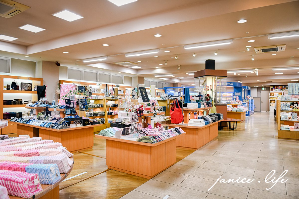 四國愛媛景點 今治毛巾美術館  今治毛巾專賣店  愛媛縣今治市朝倉上甲2930 今治毛巾美術館門票 今治毛巾美術館營業時間 今治毛巾美術館停車資訊 今治毛巾美術館交通資訊 四國旅遊 四國景點 四國自駕 愛媛旅遊 愛媛景點 潔妮食旅生活 嚕嚕米 