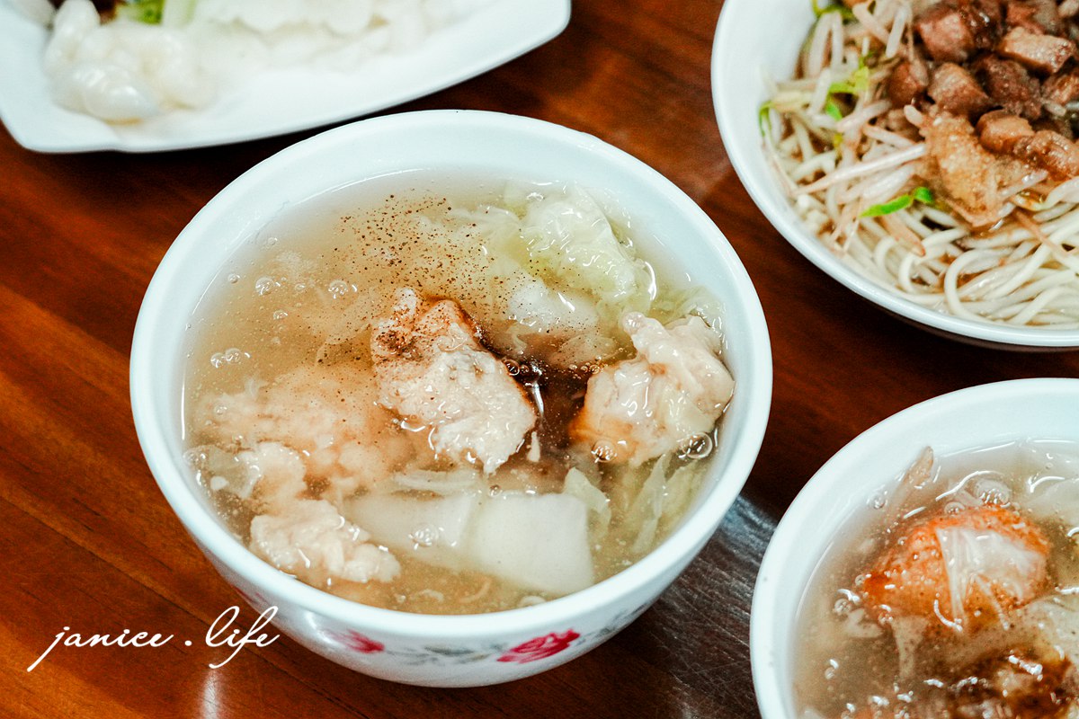 嘉義美食 阿坤師土魠魚焿 嘉義市西區垂楊里新民路808號  052369537  土魠魚 土魠魚焿 嘉義小吃 嘉義阿坤師 新民路阿坤師 嘉義西區美食 嘉義新民路美食 垂楊路附近美食 嘉義在地人推薦小吃 嘉義土魠魚焿推薦 嘉義好吃土魠魚羹 嘉義傳統小吃老店 潔妮食旅生活 阿坤師土魠魚焿菜單
浮水魚焿麵