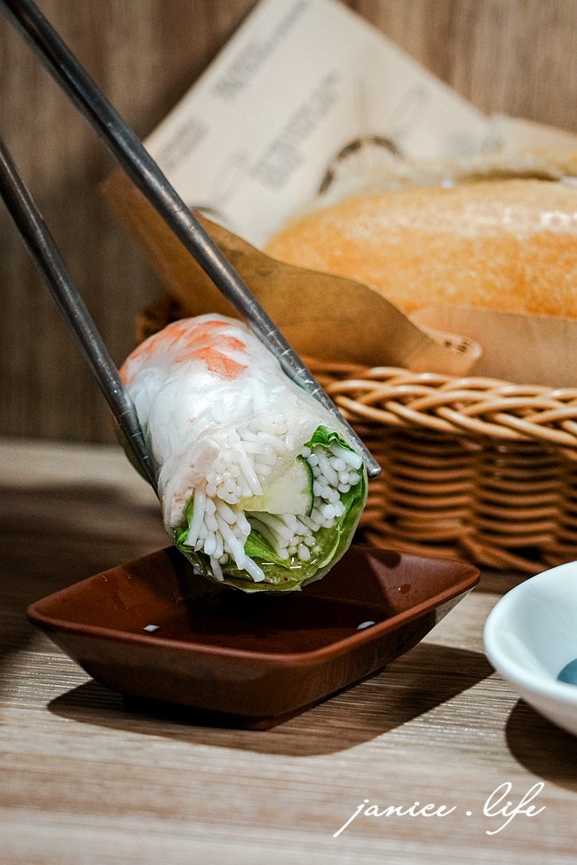 八德美食|越點・脆皮豬麵包・越南料理|滿滿餡料太過癮・清爽酸辣好滋味! - 第19張圖 八德興豐路 越點・脆皮豬麵包・越南料理 八德美食 八德興豐路美食餐廳 桃園八德越式推薦 潔妮食旅生活 越點脆皮豬麵包菜單 桃園市八德區瑞德里興豐路664號 越南法國麵包 生春捲