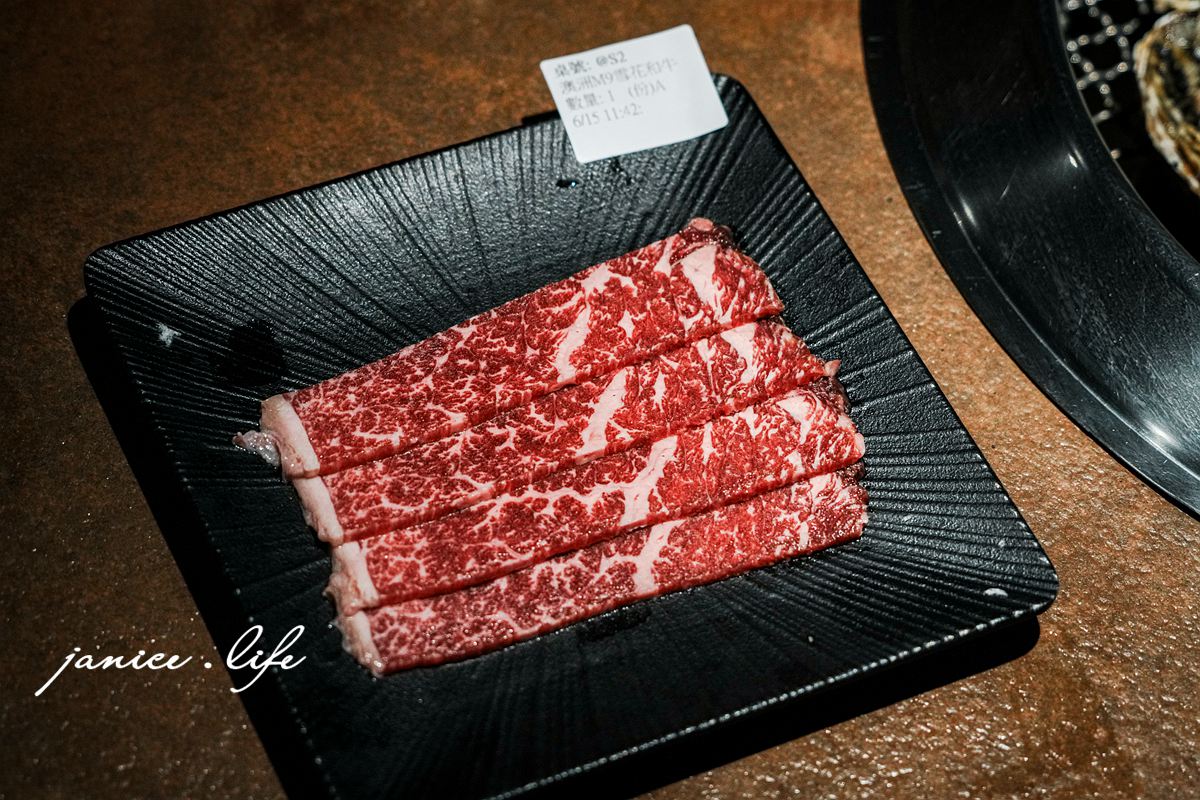 吃肉肉CHIH ROU ROU燒肉專門店中壢店  桃園中壢燒肉吃到飽 桃園市中壢區中央里復興路3號 吃肉肉菜單 吃肉肉價位 中壢火車站美食 中壢美食推薦 桃園中壢吃到飽 桃園中壢燒肉推薦 潔妮食旅生活 桃園中壢聚餐 