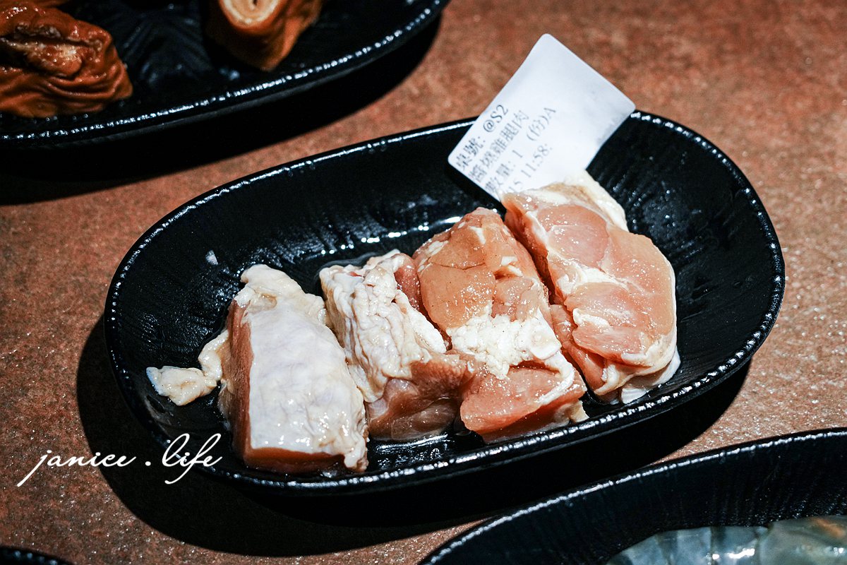 吃肉肉CHIH ROU ROU燒肉專門店中壢店  桃園中壢燒肉吃到飽 桃園市中壢區中央里復興路3號 吃肉肉菜單 吃肉肉價位 中壢火車站美食 中壢美食推薦 桃園中壢吃到飽 桃園中壢燒肉推薦 潔妮食旅生活 桃園中壢聚餐 