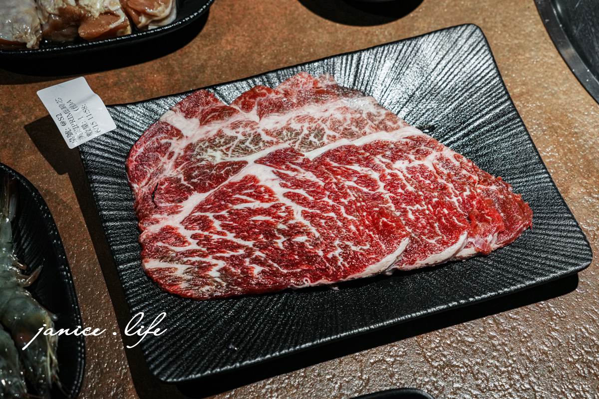 吃肉肉CHIH ROU ROU燒肉專門店中壢店  桃園中壢燒肉吃到飽 桃園市中壢區中央里復興路3號 吃肉肉菜單 吃肉肉價位 中壢火車站美食 中壢美食推薦 桃園中壢吃到飽 桃園中壢燒肉推薦 潔妮食旅生活 桃園中壢聚餐 
