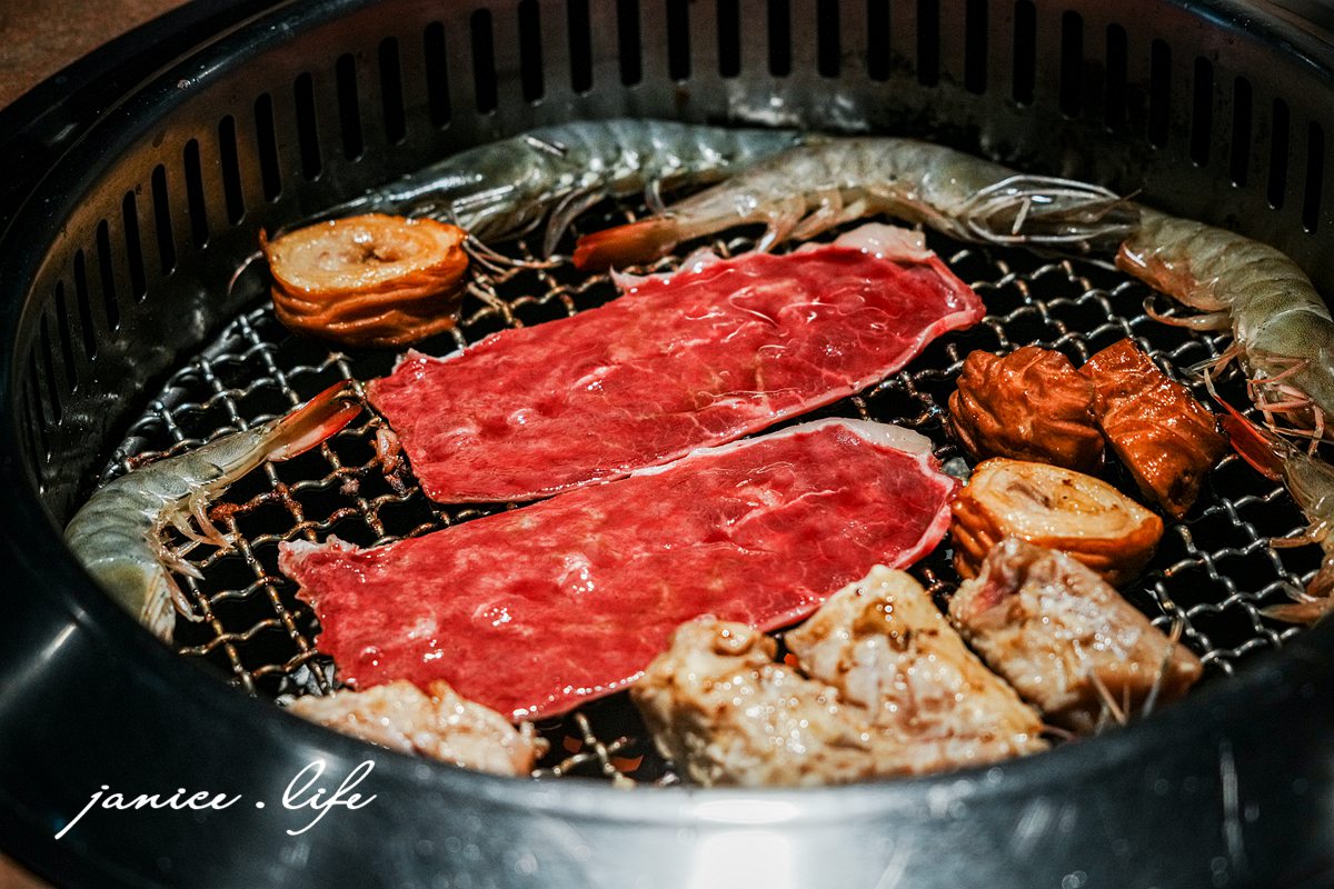 吃肉肉CHIH ROU ROU燒肉專門店中壢店  桃園中壢燒肉吃到飽 桃園市中壢區中央里復興路3號 吃肉肉菜單 吃肉肉價位 中壢火車站美食 中壢美食推薦 桃園中壢吃到飽 桃園中壢燒肉推薦 潔妮食旅生活 桃園中壢聚餐 
