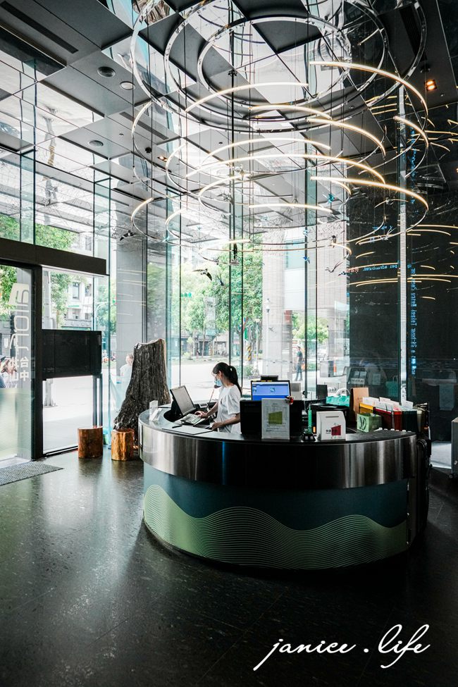 台北中山雅樂軒酒店 Aloft Taipei Zhongshan 臺北市中山區恆安里雙城街1號 台北飯店推薦 台北中山區住宿 台北高空酒吧飯店 台北中山雅樂軒酒店開箱 台北市區放鬆提案 中山區質感住宿提案 台北自由行必住 台北住宿開箱 中山區住宿推薦 潔妮食旅生活 台北中山雅樂軒酒店停車 台北中山雅樂軒酒店週邊美食 台北中山雅樂軒酒店交通 台北中山雅樂軒酒店早餐 台北中山雅樂軒酒店客房 