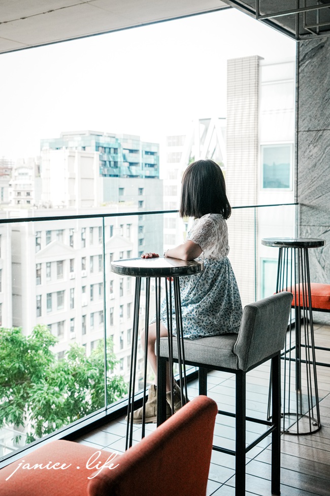 台北中山雅樂軒酒店 Aloft Taipei Zhongshan 臺北市中山區恆安里雙城街1號 台北飯店推薦 台北中山區住宿 台北高空酒吧飯店 台北中山雅樂軒酒店開箱 台北市區放鬆提案 中山區質感住宿提案 台北自由行必住 台北住宿開箱 中山區住宿推薦 潔妮食旅生活 台北中山雅樂軒酒店停車 台北中山雅樂軒酒店週邊美食 台北中山雅樂軒酒店交通 台北中山雅樂軒酒店早餐 台北W XYZ Bar 頂樓高空酒吧