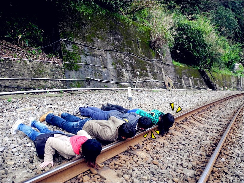 2012-03-03-三貂角燈塔、菁桐車站、平雙隧道、深坑老街 (2).jpg