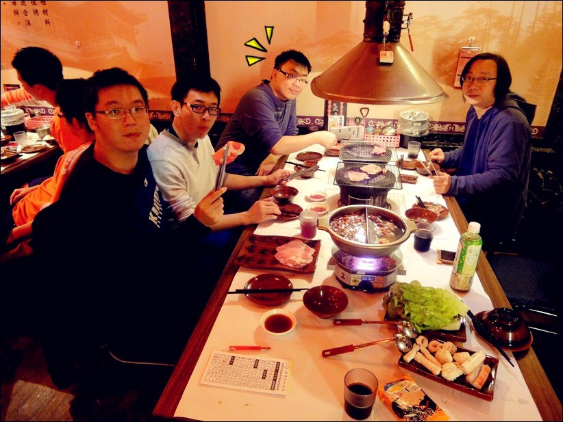 2012-02-14-吃燒烤+阿啾的噗噗貼綿羊貼 (2).jpg